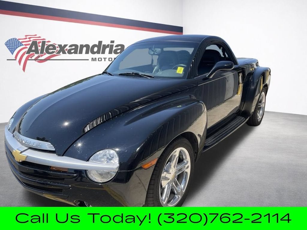 2005 Chevrolet SSR LS in Smokin' Asphalt — front three-quarter view