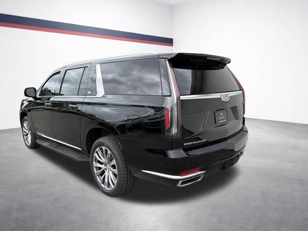 2022 Cadillac Escalade ESV — interior view