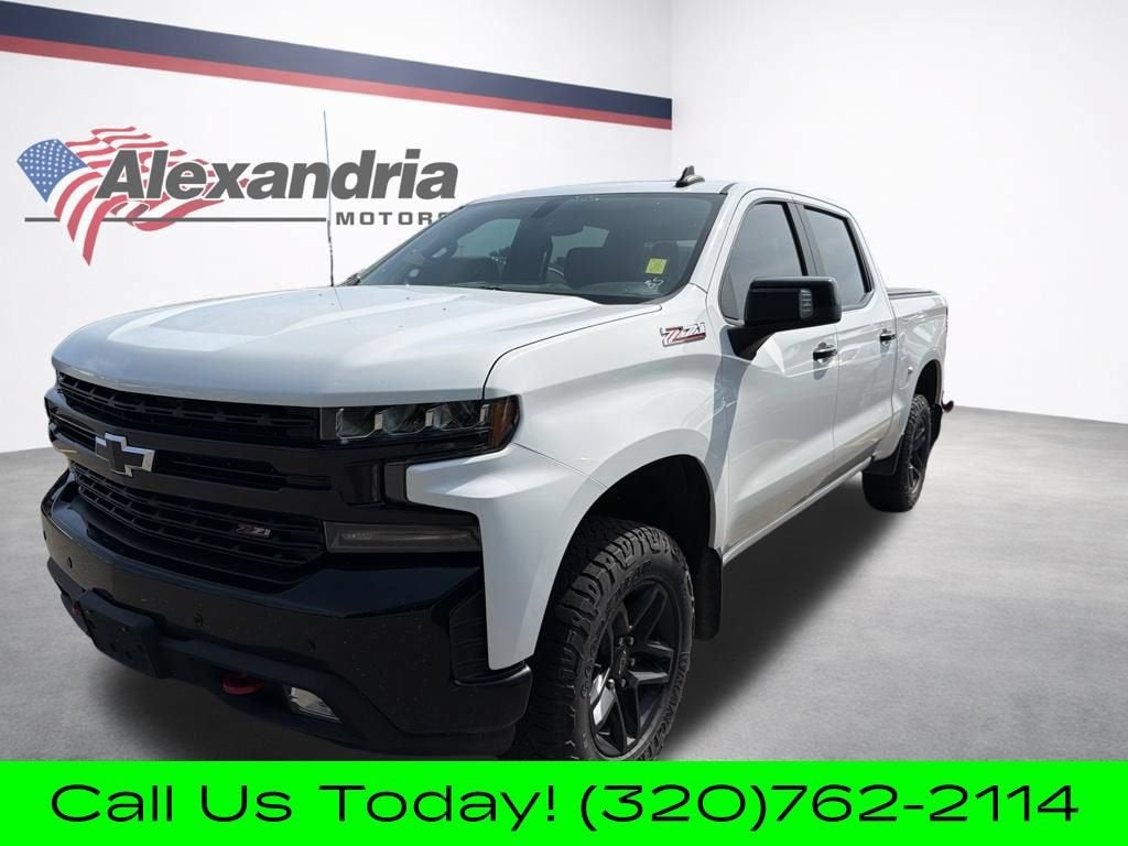 2021 Chevrolet Silverado 1500 LT Trail Boss in Summit White — front three-quarter view
