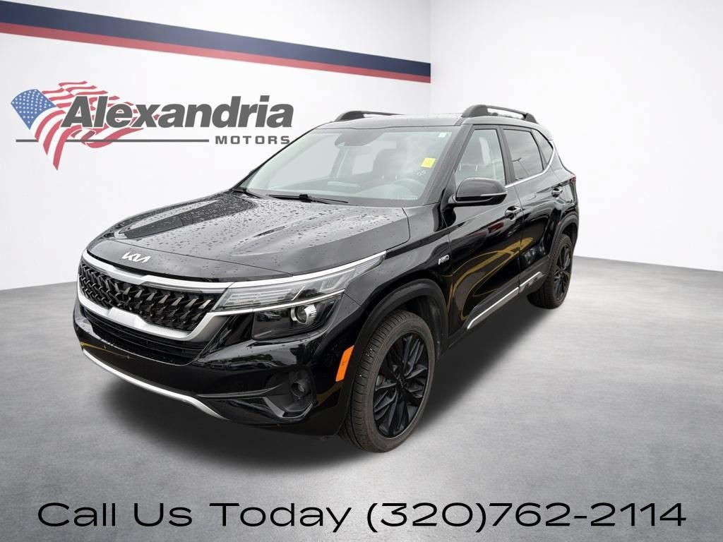 2022 Kia Seltos Nightfall Edition in Black — front three-quarter view
